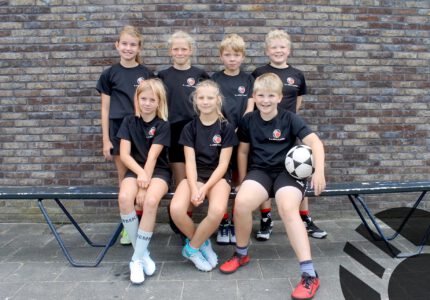 K.V. Mid-Fryslân / Jansma Burdaard D2 Seizoen 2021/2022