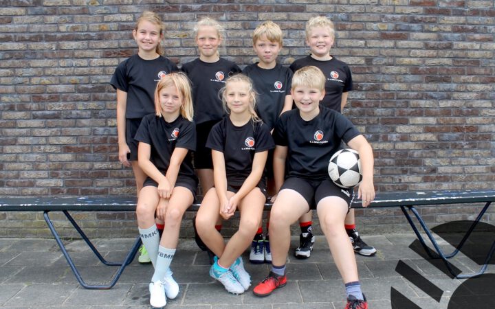 K.V. Mid-Fryslân / Jansma Burdaard D2 Seizoen 2021/2022