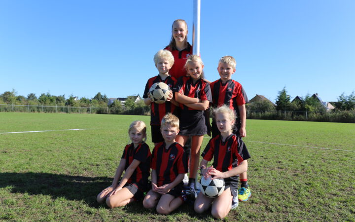 Teamfoto K.V. Mid-Fryslân / Jansma Burdaard E4 Seizoen 2019/2020
